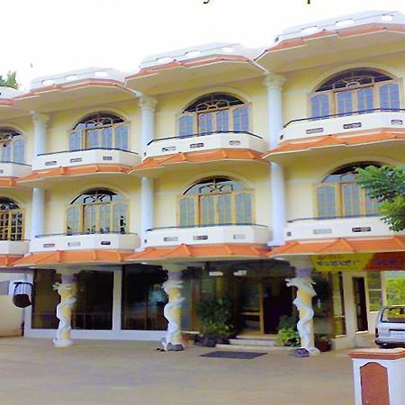 Sri Devi Comforts Hotel Chikmagalūr Zewnętrze zdjęcie